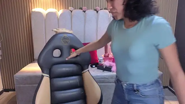 Lynn turner online show from 04/20/26, 12:30