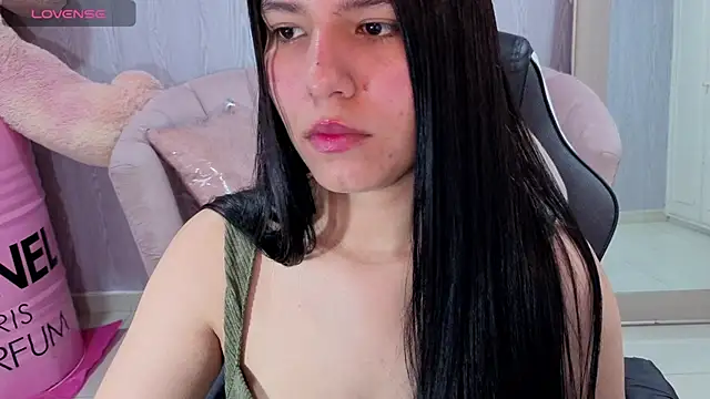 Snapshot of Isabellanoir_a chatting on 02/05/26, 07:51 Isabellanoir a online show from 02/05/26, 07:51