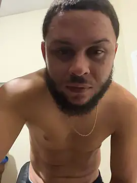 Snapshot of Tu_PaPi_Favorito chatting on 07/19/26, 03:54 Tu PaPi Favorito online show from 07/19/26, 03:54