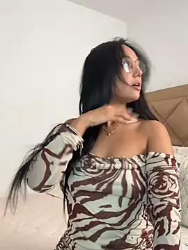 Lucianaaguzman online show from 02/28/26, 09:05