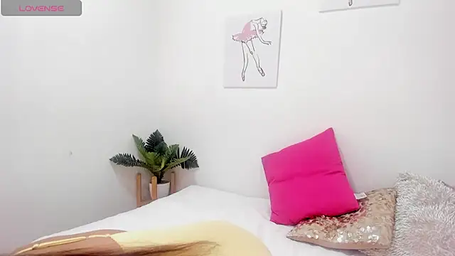 Snapshot of SamiraMalek_ chatting on 02/02/26, 01:32 SamiraMalek online show from 02/02/26, 01:32