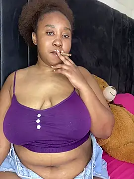 Snapshot of MeekyCurvyAss chatting on 05/23/26, 12:09 MeekyCurvyAss online show from 05/23/26, 12:09