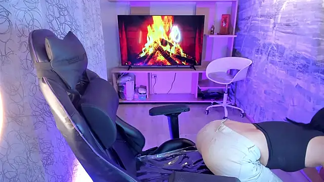 GemmaBrown online show from 04/23/26, 01:13