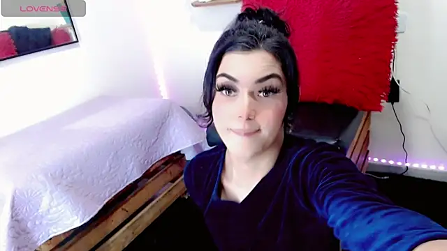 Snapshot of NathalialLooes chatting on 02/02/26, 11:03 NathalialLooes online show from 02/02/26, 11:03