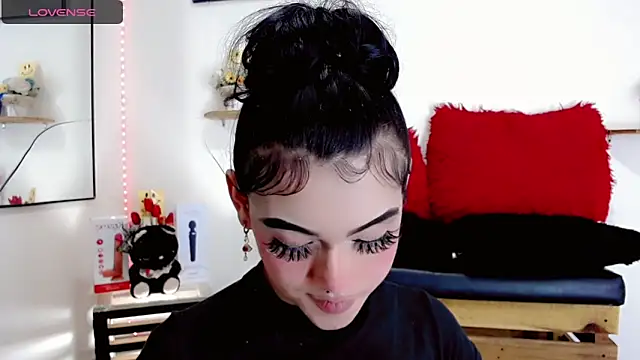 Snapshot of NathalialLooes chatting on 02/19/26, 04:52 NathalialLooes online show from 02/19/26, 04:52