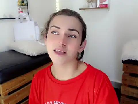 NathalialLooes online show from 05/12/26, 05:15