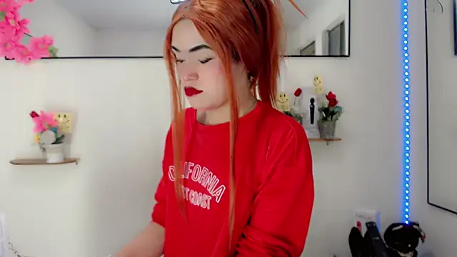 NathalialLooes online show from 05/17/26, 05:31