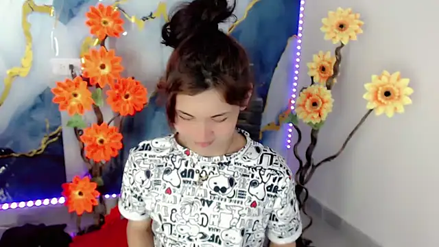 NathalialLooes online show from 06/15/26, 04:15