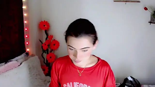 NathalialLooes online show from 06/18/26, 07:30