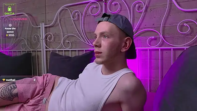 Snapshot of ZidNevil chatting on 02/13/26, 08:38 ZidNevil online show from 02/13/26, 08:38