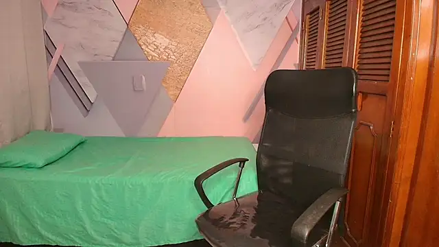 Snapshot of canela_salvaje chatting on 02/20/26, 07:36 canela salvaje online show from 02/20/26, 07:36