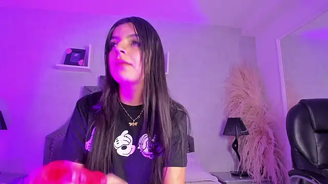 Snapshot of KarelyMitchel chatting on 02/21/26, 01:01 KarelyMitchel online show from 02/21/26, 01:01