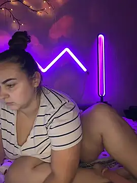 AlyaX X online show from 02/15/26, 10:28