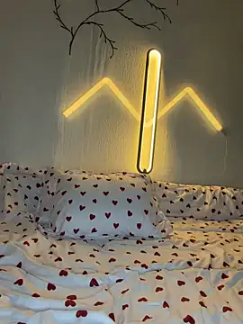 AlyaX X online show from 04/21/26, 01:06