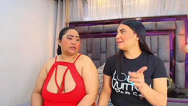 Karina Mendoza online show from 04/19/26, 12:04