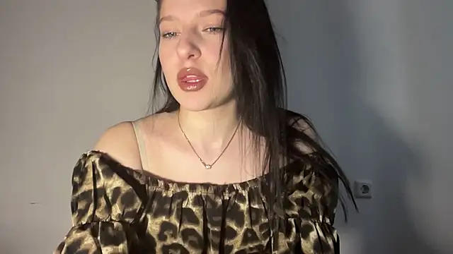 Snapshot of Sarahsolara chatting on 02/13/26, 02:02 Sarahsolara online show from 02/13/26, 02:02