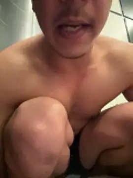 Snapshot of tonyxx000 chatting on 03/02/26, 07:10 tonyxx000 online show from 03/02/26, 07:10