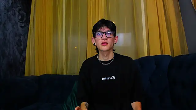 Snapshot of Jax_valentine chatting on 02/04/26, 10:47 Jax valentine online show from 02/04/26, 10:47