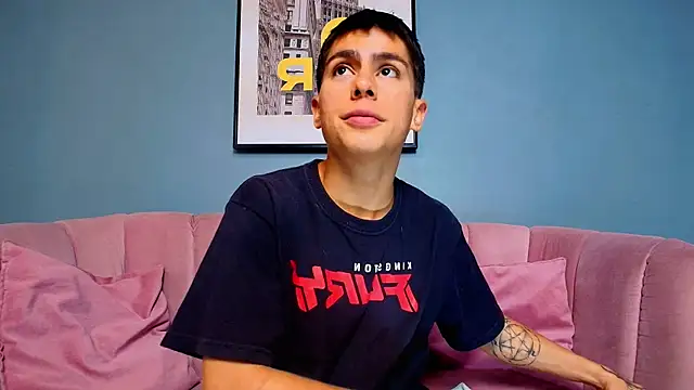 Snapshot of Aron_pulse chatting on 02/25/26, 02:16 Aron pulse online show from 02/25/26, 02:16