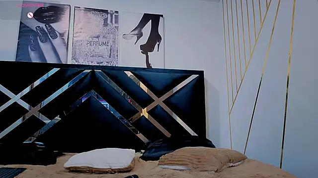 Zoe-yanin online show from 04/18/26, 07:58