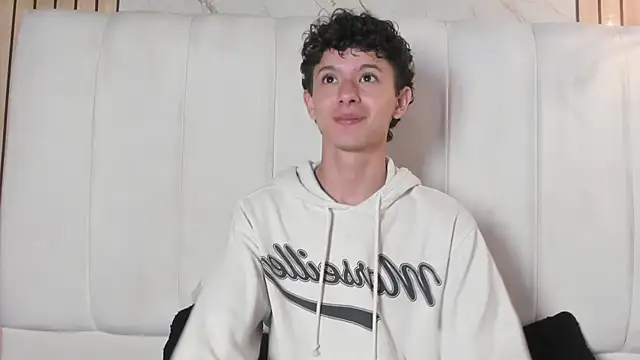 Snapshot of David_Roy_ chatting on 02/21/26, 12:39 David Roy online show from 02/21/26, 12:39