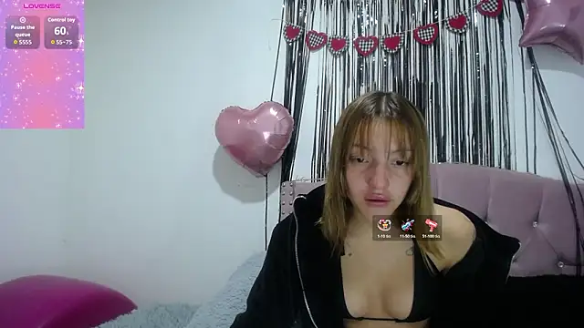 Snapshot of emily_cooper_pym chatting on 02/25/26, 12:15 emily cooper pym online show from 02/25/26, 12:15