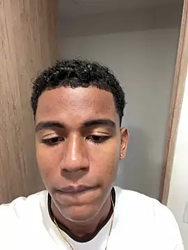 Snapshot of alexander_eros chatting on 02/05/26, 02:05 alexander eros online show from 02/05/26, 02:05