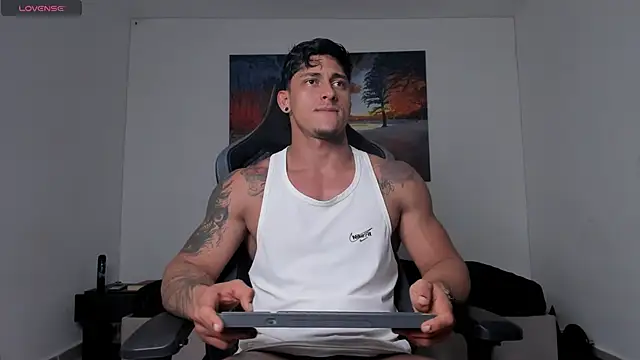 ryanwhite3 online show from 04/15/26, 11:38