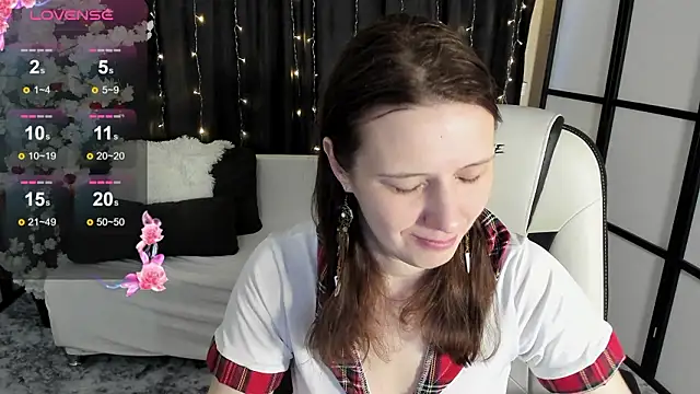 Snapshot of Kathrine_Meyer chatting on 02/05/26, 02:05 Kathrine Meyer online show from 02/05/26, 02:05