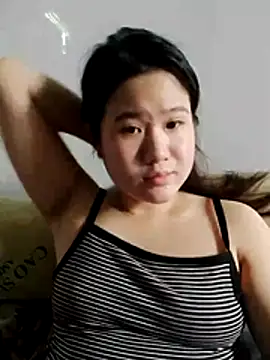 Snapshot of Baby-sweetboobs20 chatting on 05/25/26, 05:02 Baby-sweetboobs20 online show from 05/25/26, 05:02