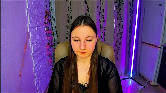 EvaxCharm online show from 02/11/26, 07:24