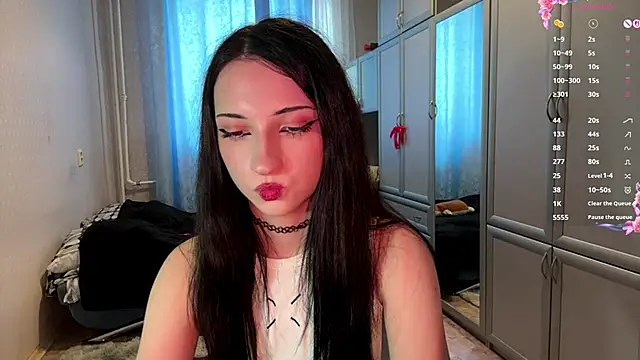 UrBabeLuna online show from 03/19/26, 01:48