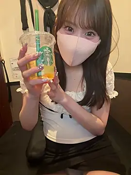 Snapshot of momo_mm chatting on 08/04/26, 06:05 momo mm online show from 08/04/26, 06:05