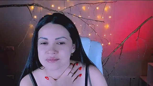 Snapshot of karolina_robinson chatting on 02/06/26, 11:35 karolina robinson online show from 02/06/26, 11:35