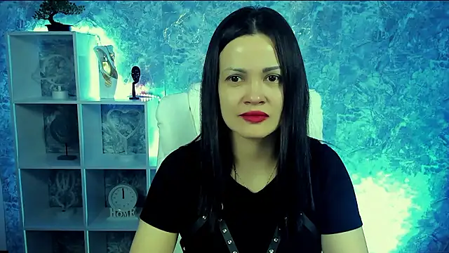 karolina robinson online show from 03/19/26, 07:56