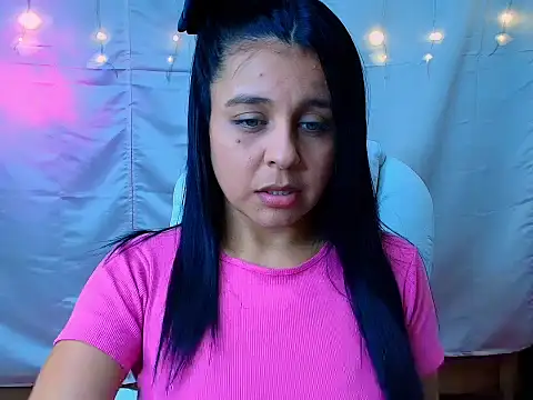 Snapshot of DanielaLati chatting on 02/01/26, 10:08 DanielaLati online show from 02/01/26, 10:08