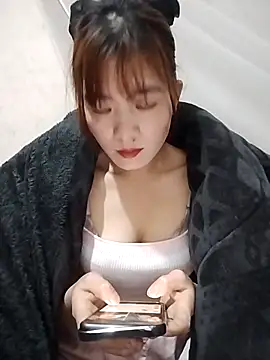 Snapshot of Queen-love45 chatting on 02/18/26, 04:08 Queen-love45 online show from 02/18/26, 04:08