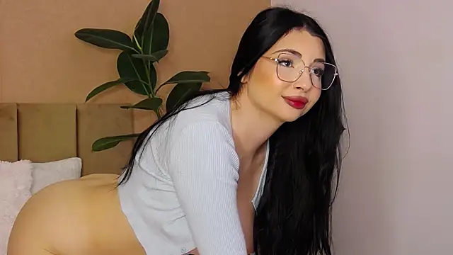 Snapshot of BellaHere chatting on 05/16/26, 06:32 BellaHere online show from 05/16/26, 06:32