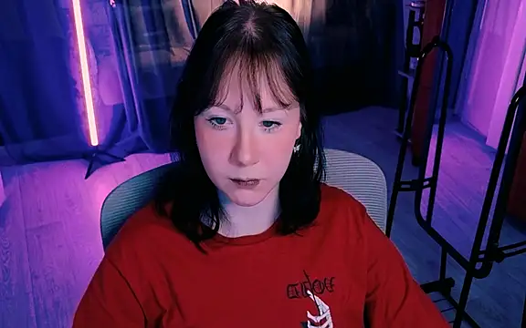 Snapshot of marty_bree chatting on 06/20/26, 05:05 marty bree online show from 06/20/26, 05:05