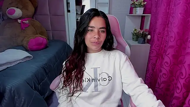 Snapshot of liany_taylor chatting on 02/15/26, 02:52 liany taylor online show from 02/15/26, 02:52