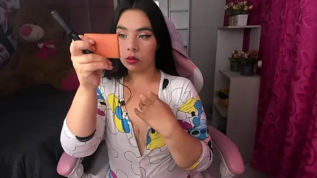 Snapshot of liany_taylor chatting on 02/18/26, 02:29 liany taylor online show from 02/18/26, 02:29