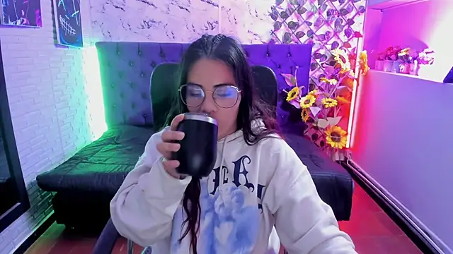 liany taylor online show from 04/11/26, 08:18