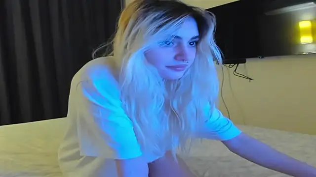 Lesyalisss online show from 04/22/26, 06:42