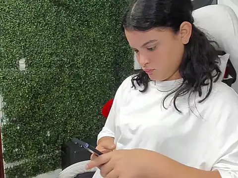 Andrea girlx online show from 02/17/26, 01:51