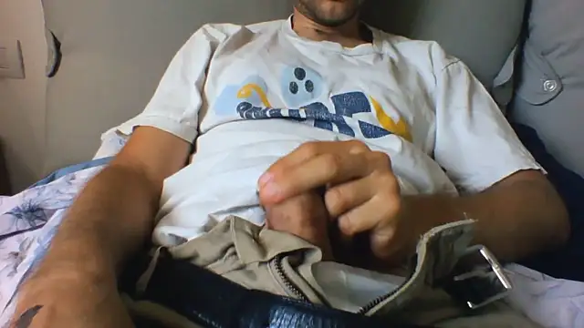 Snapshot of andre_italy chatting on 06/14/26, 04:09 andre italy online show from 06/14/26, 04:09