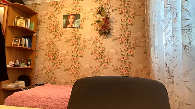 Snapshot of KatheyMichelfelder chatting on 02/17/26, 06:21 KatheyMichelfelder online show from 02/17/26, 06:21