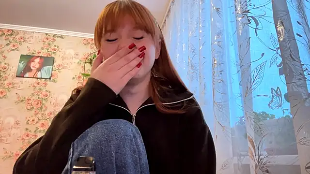 Snapshot of KatheyMichelfelder chatting on 02/19/26, 06:09 KatheyMichelfelder online show from 02/19/26, 06:09