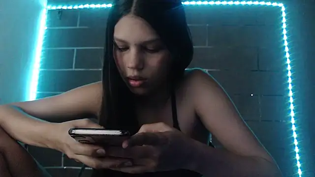 Snapshot of analyn-2027 chatting on 06/10/26, 06:23 analyn-2027 online show from 06/10/26, 06:23