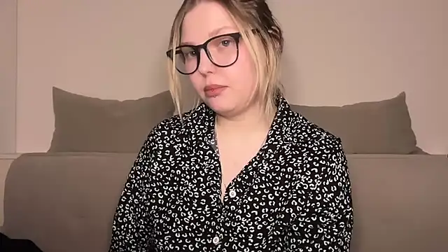 Ophelia Ritz online show from 03/05/26, 09:22