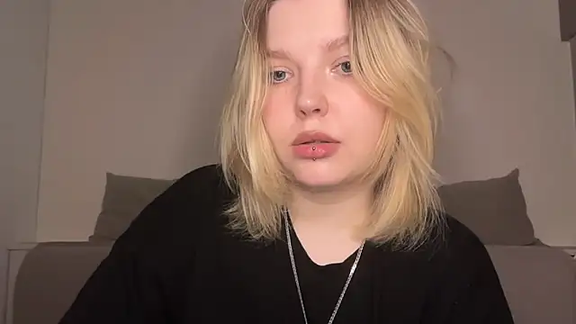 Ophelia Ritz online show from 04/05/26, 10:29